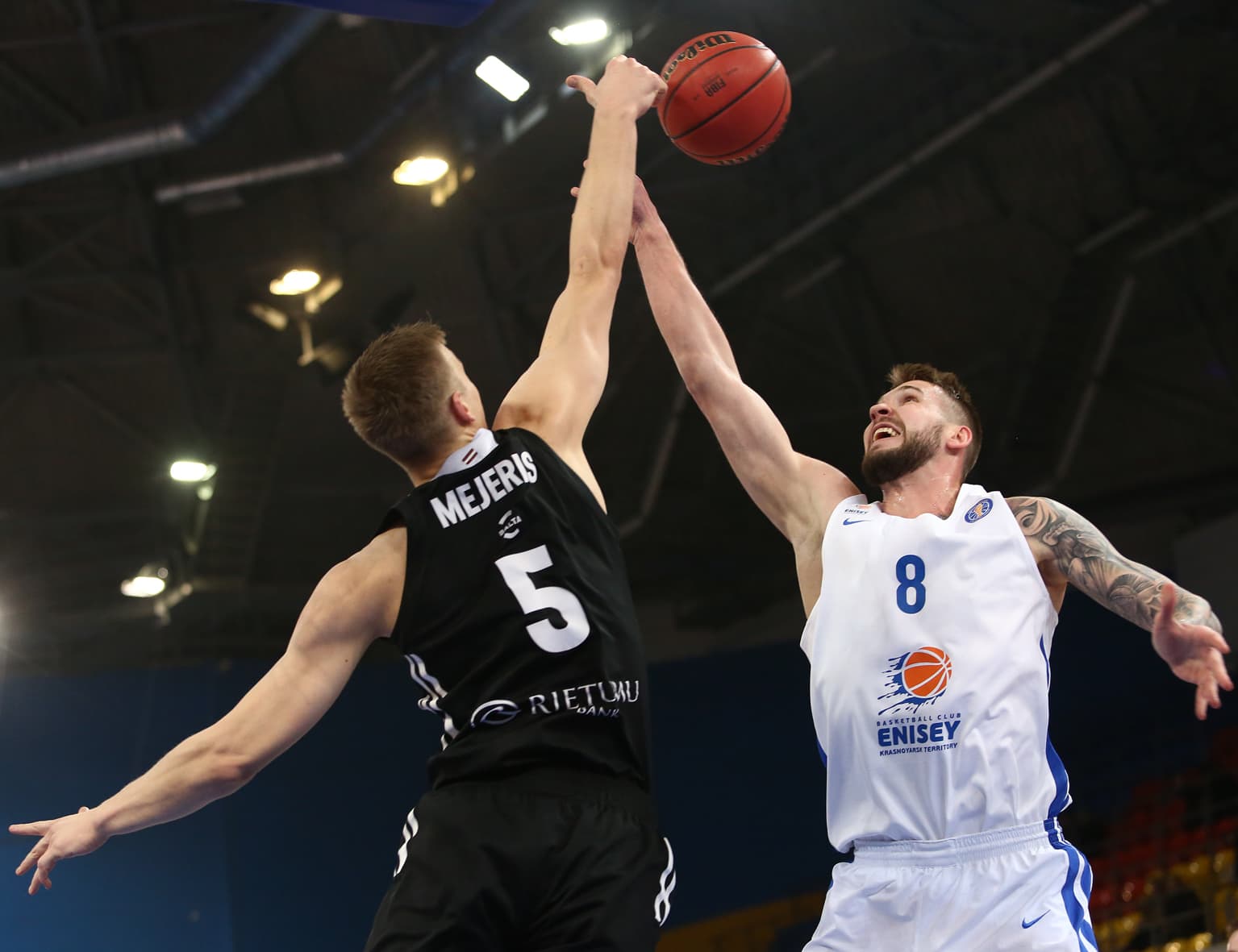 VEF Outlasts Enisey On The Road