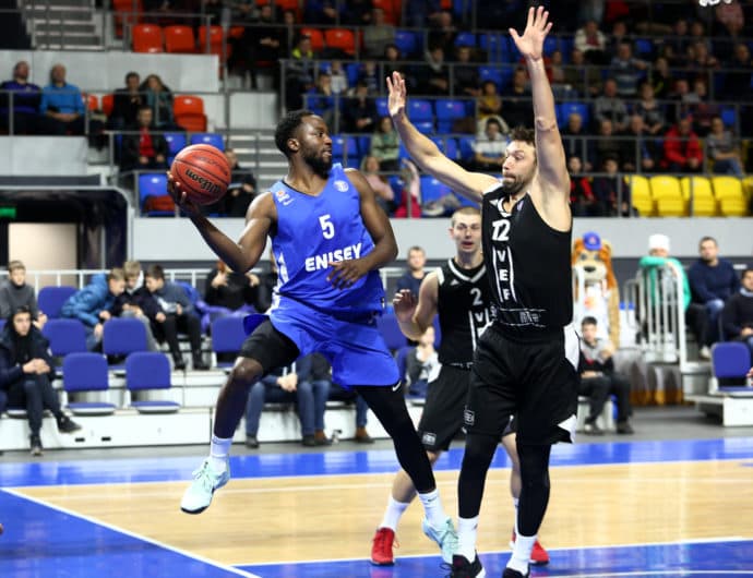 Enisey Upends VEF With Late Rally
