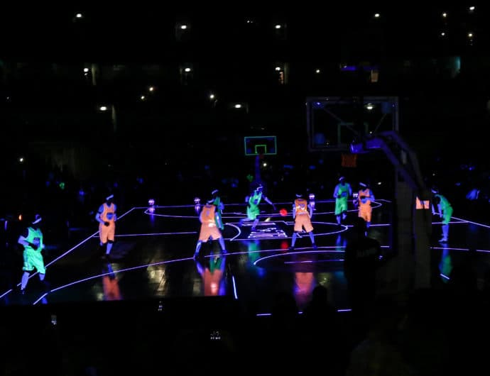 «Баскетбол в темноте». Inside (ВИДЕО)
