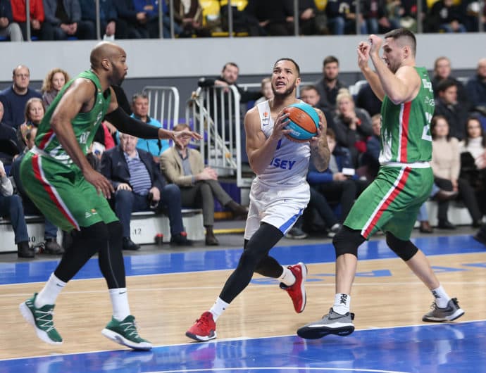 Surpise season gets hotter! Enisey beat UNICS and throw them off fourth spot