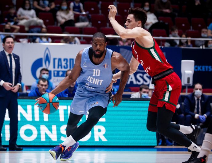 Zenit stop Loko and keep first place in standings