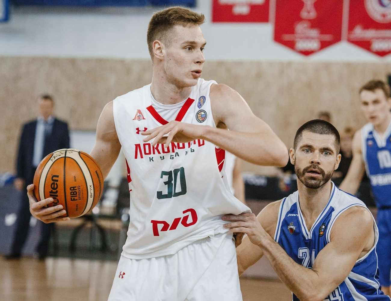 Artem Kuzmin signs with Tsmoki-Minsk