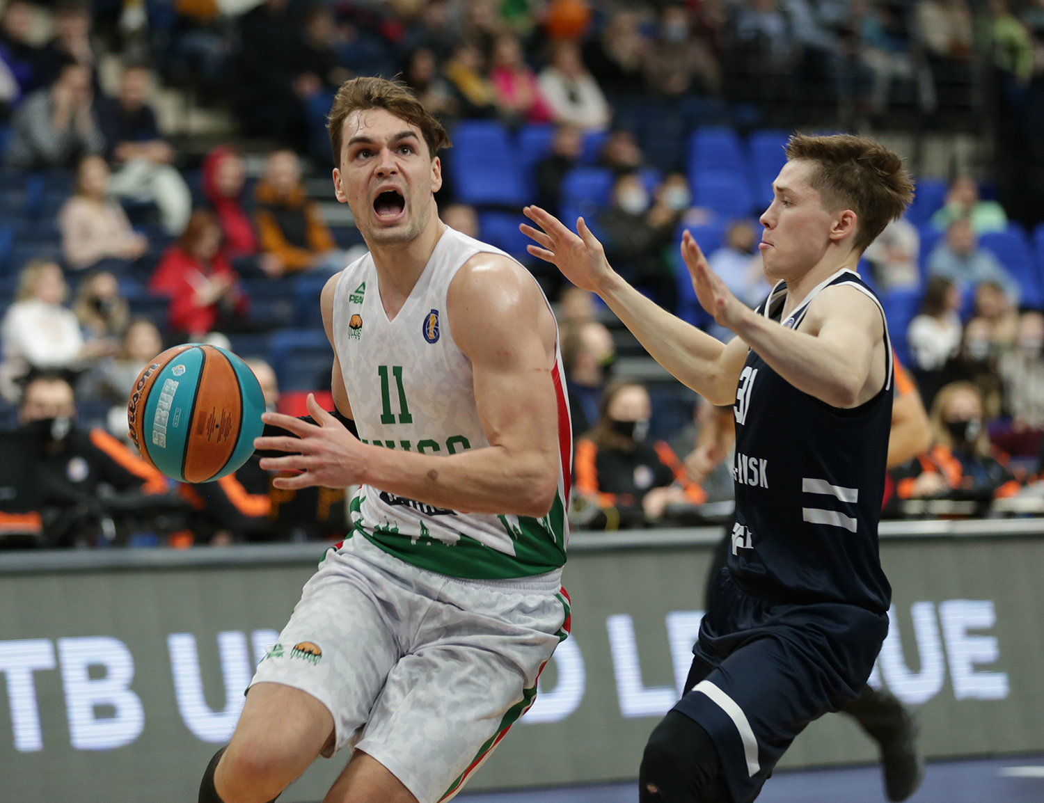 UNICS defeated Tsmoki in Minsk and regained the 1st place