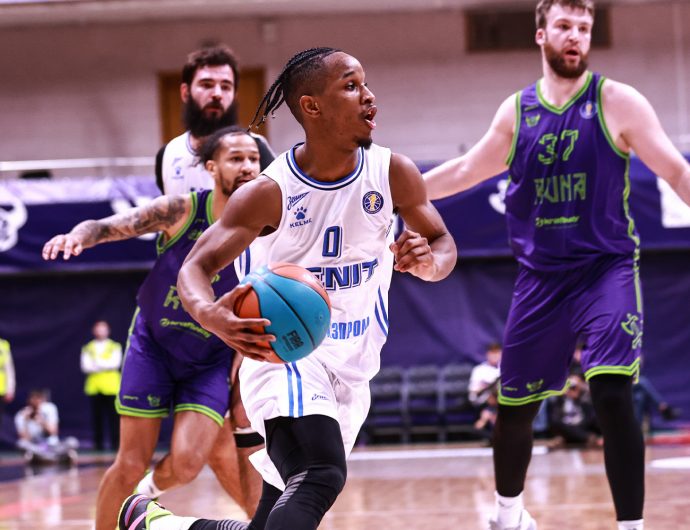 Trent Frazier had 24 points and 9 assists in the winning game against Runa