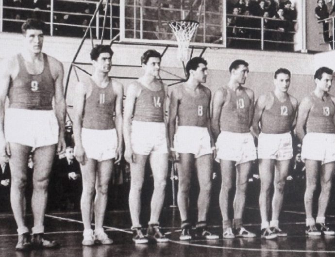1958 год. XXV чемпионат СССР. Золотые медали в серебряную корзину