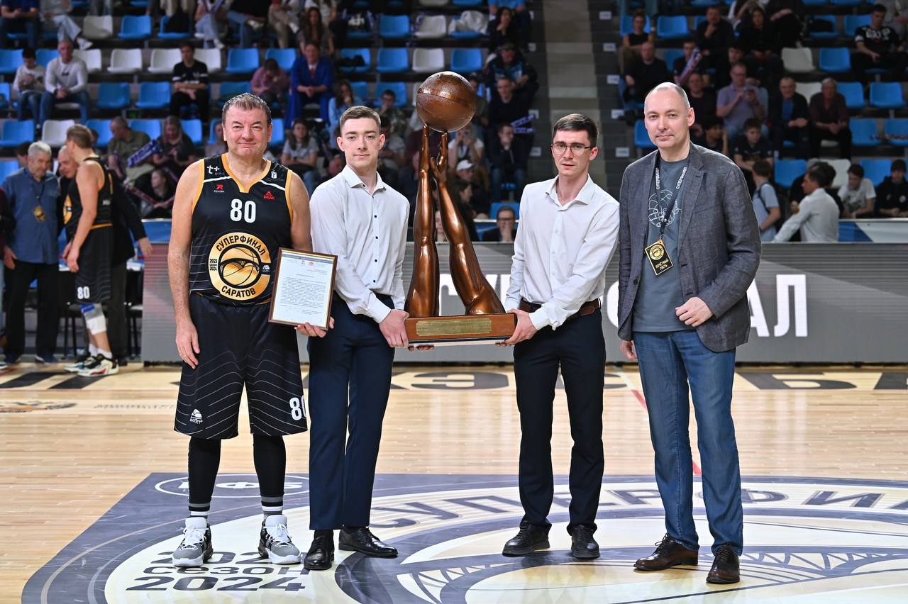 Баскетбольная лига «КЭС-баскет» поздравила Единую Лигу с 15-летием