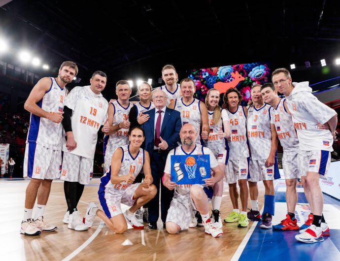 Sergey Kushchenko and Ilona Korstin took part in the «Step Together» foundation charity basketball game