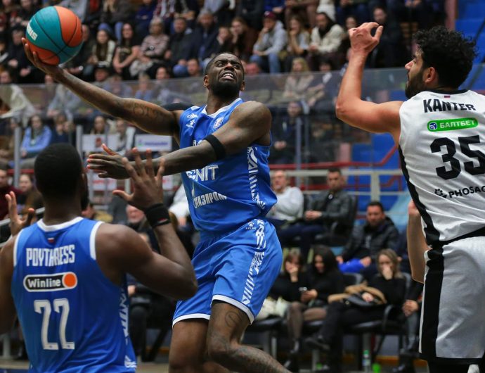 Zenit retained win in Saratov