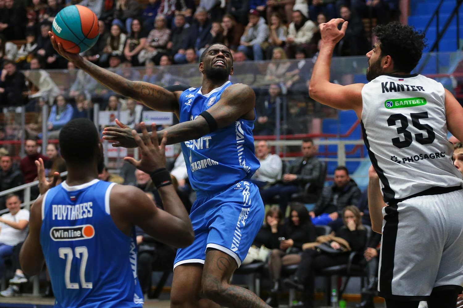 Zenit retained win in Saratov