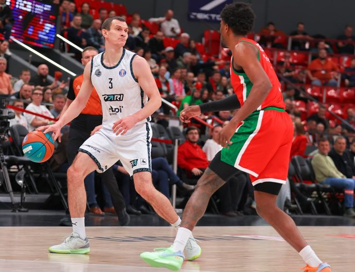 Karpenkov and Volkhin helps Pari NN to defeat Loko