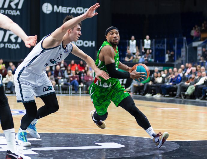 UNICS moves up to 1st place after win in Nizhny Novgorod