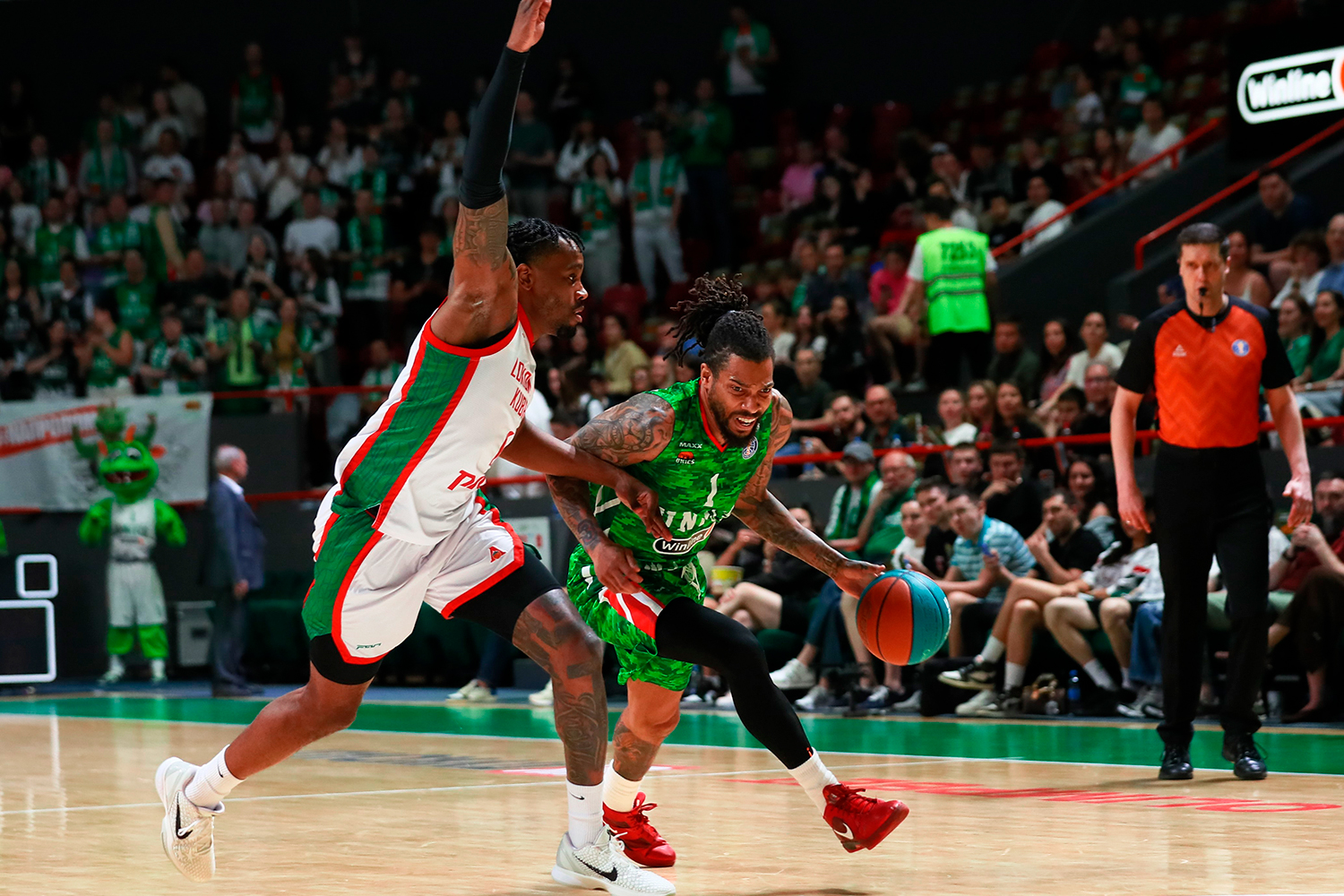 УНИКС защитил домашнюю площадку в «бронзовой» серии с «Локо»