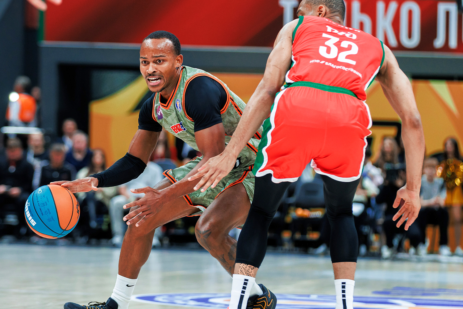 Первый матч 17-го сезона Лиги – 🔥 Бросок Нэвелса принес «Уралмашу» победу в Краснодаре