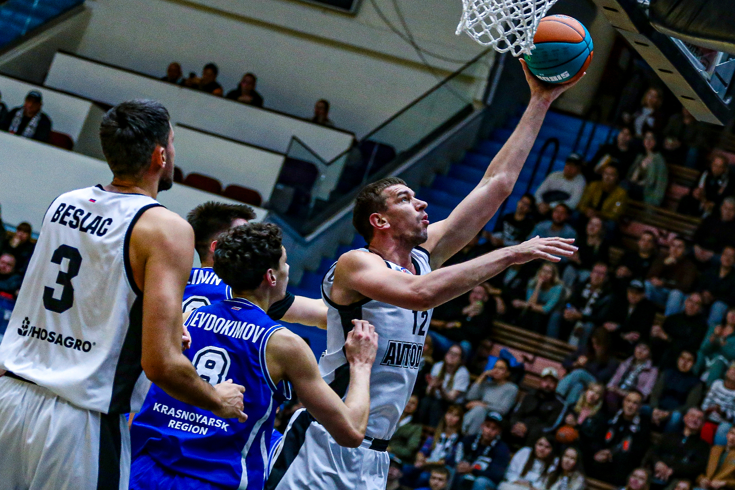 «Автодор» в нервной концовке обыграл «Енисей»