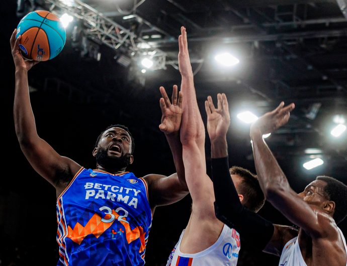 «БЕТСИТИ ПАРМА» одолела действующего чемпиона в переполненном «Молоте»🔥