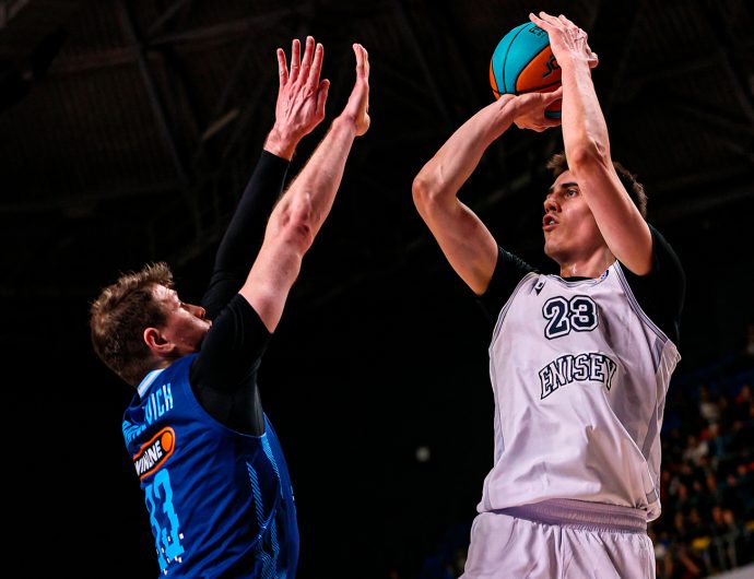 «Енисей» сенсационно обыграл «Зенит» в Красноярске