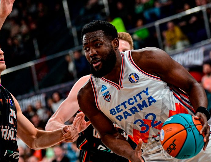 «Уралмаш» отыгрался с «-21», но уступил в овертайме «ПАРМЕ»