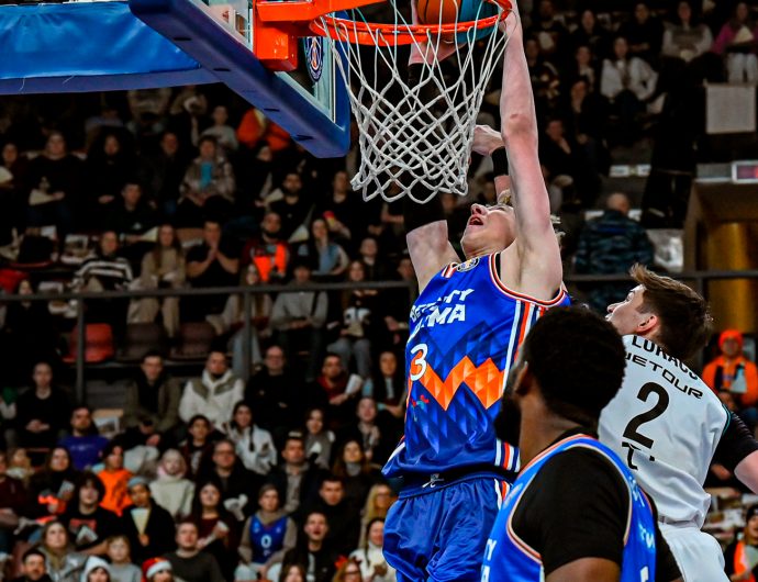 «БЕТСИТИ ПАРМА» обыграла «Пари НН» и завершила год в Топ-3