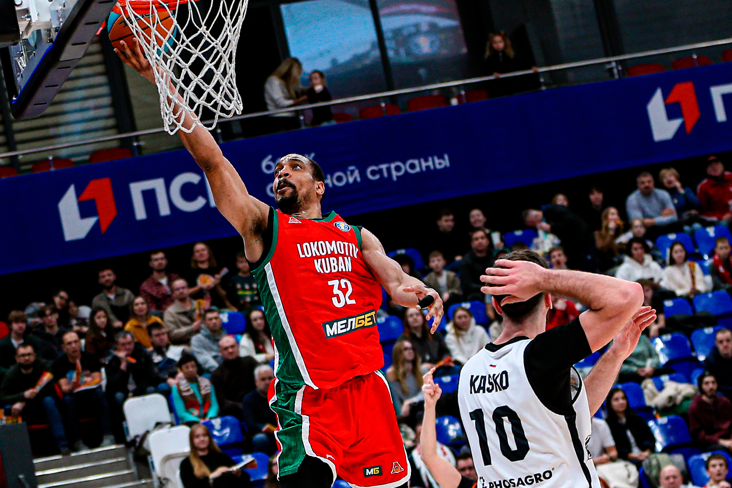 «Локо» обыграл «Автодор» и поднялся на 3-е место