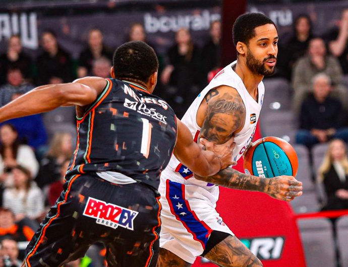 ЦСКА победил в Екатеринбурге и сохранил лидерство