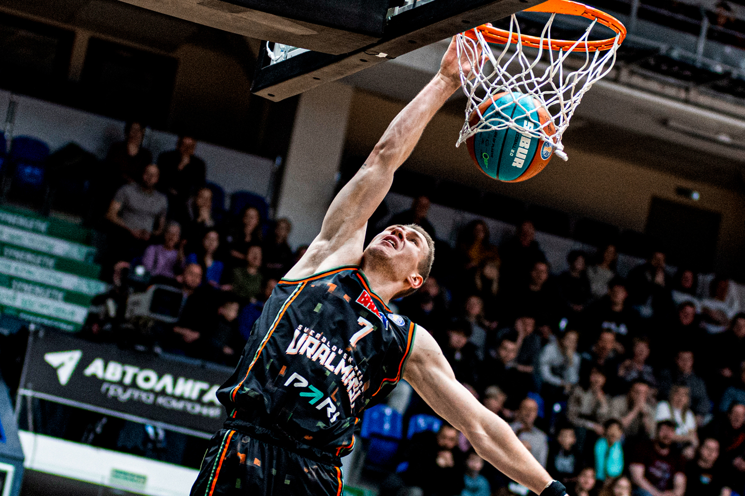 «Уралмаш» прервал серию поражений в драматичной концовке в Нижнем