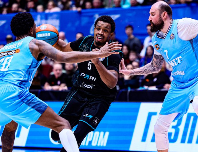 18 «трешек» принесли «Пари НН» победу над «Зенитом»