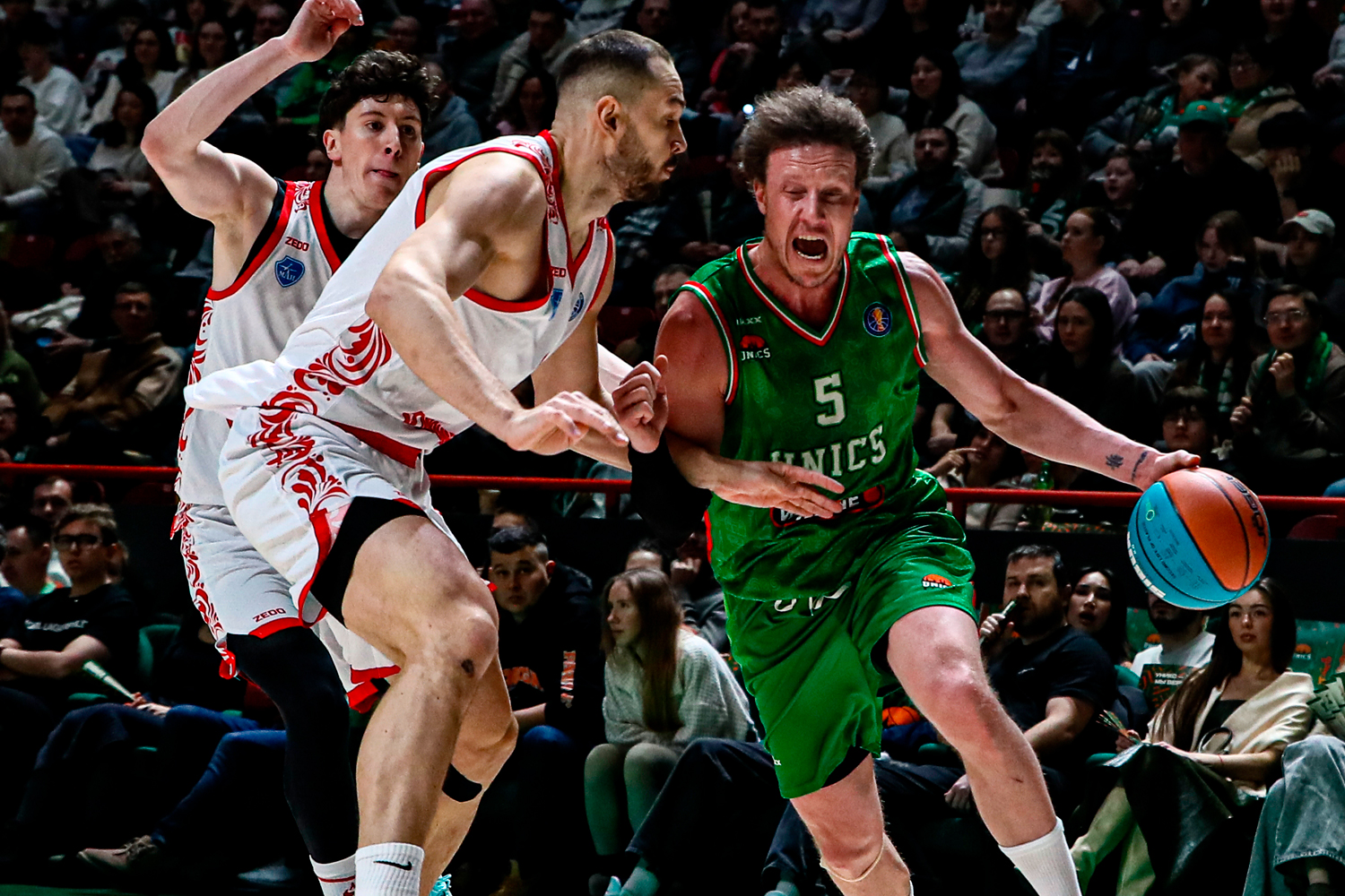 УНИКС продолжил домашнюю серию побед