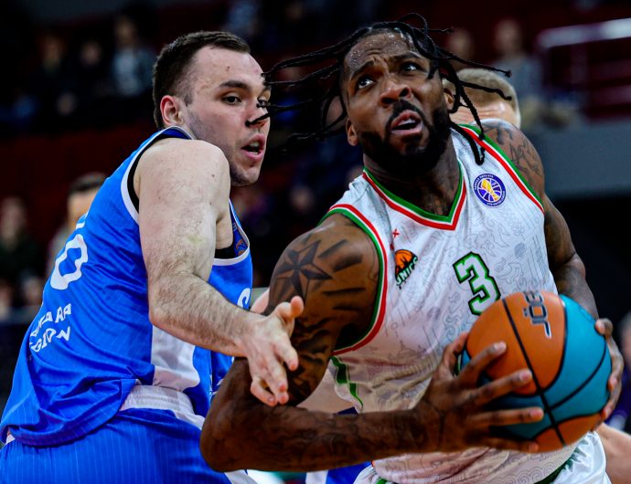 УНИКС продолжил борьбу за 1-е место в Самаре