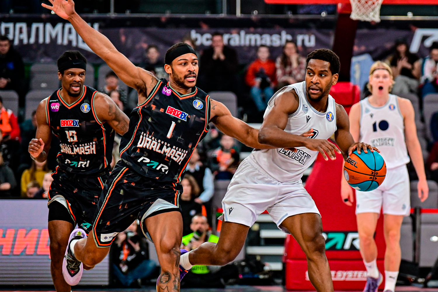 «Уралмаш» – «Енисей». Обзор матча и лучшие моменты