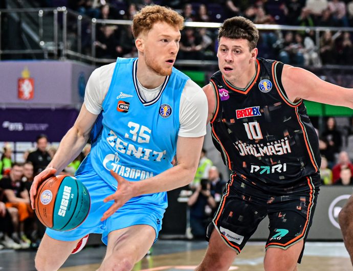 «Зенит» начал выездное турне с победы в Екатеринбурге