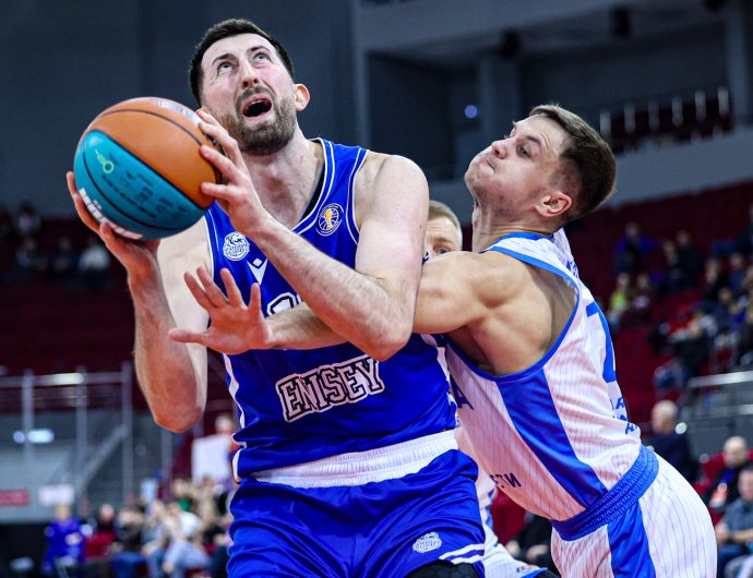 Трехочковый баскетбол помог «Енисею» победить в Самаре