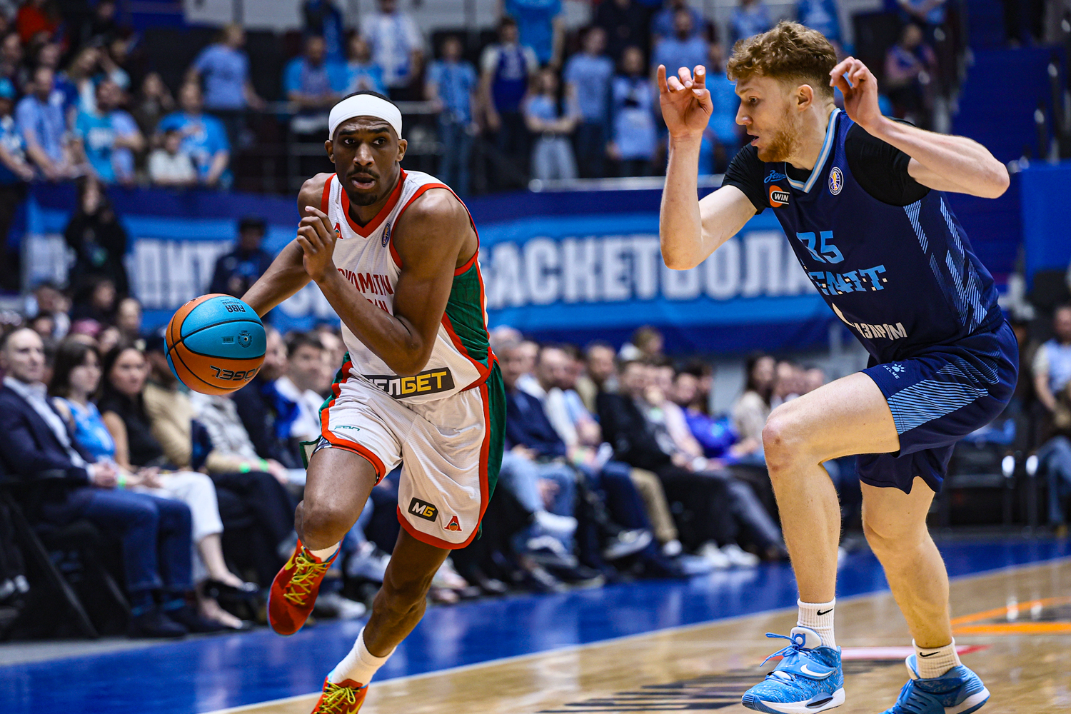 Защита «Локо» остановила победную серию «Зенита»