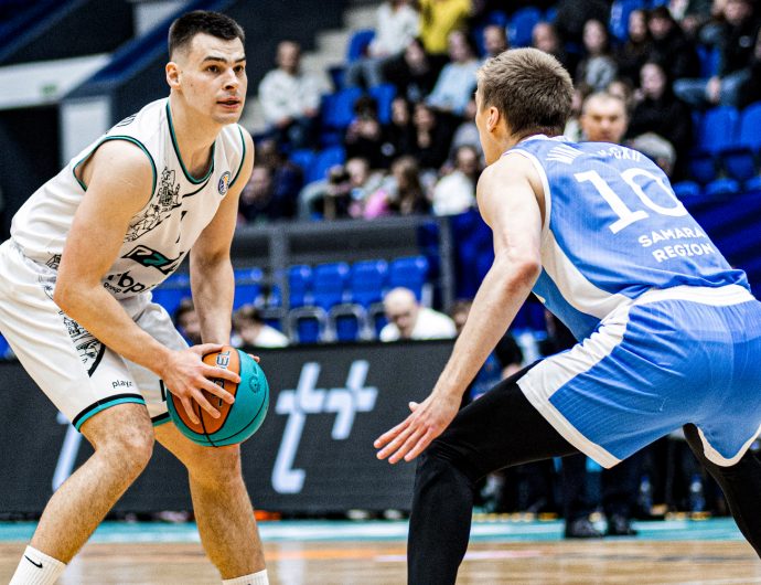 «Пари НН» победил «Самару» в волжском дерби