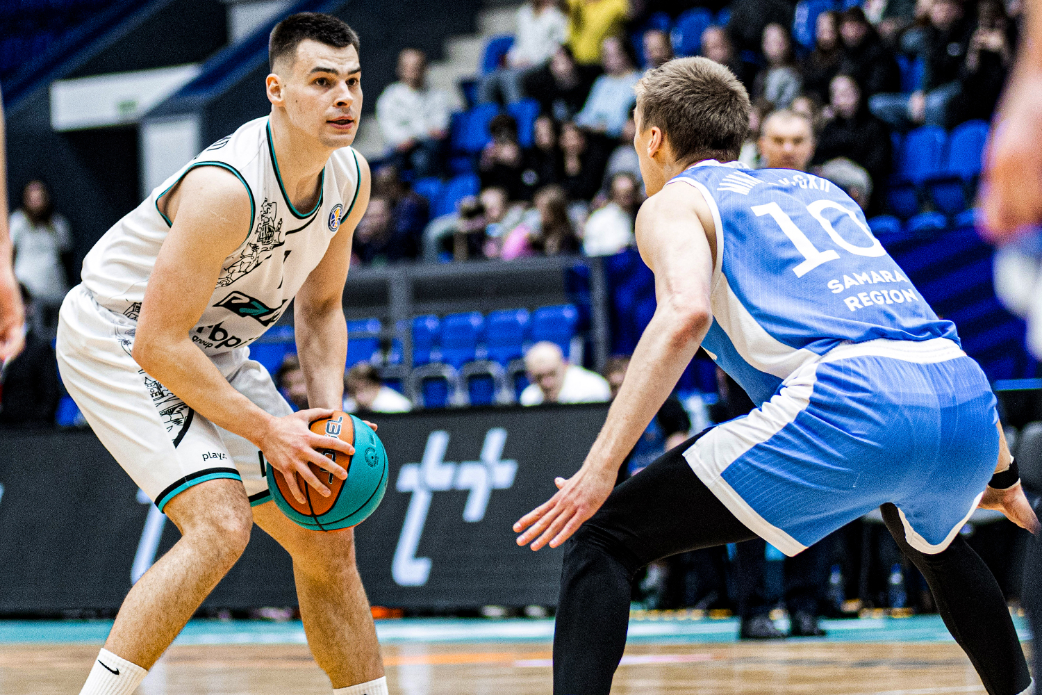 «Пари НН» победил «Самару» в волжском дерби