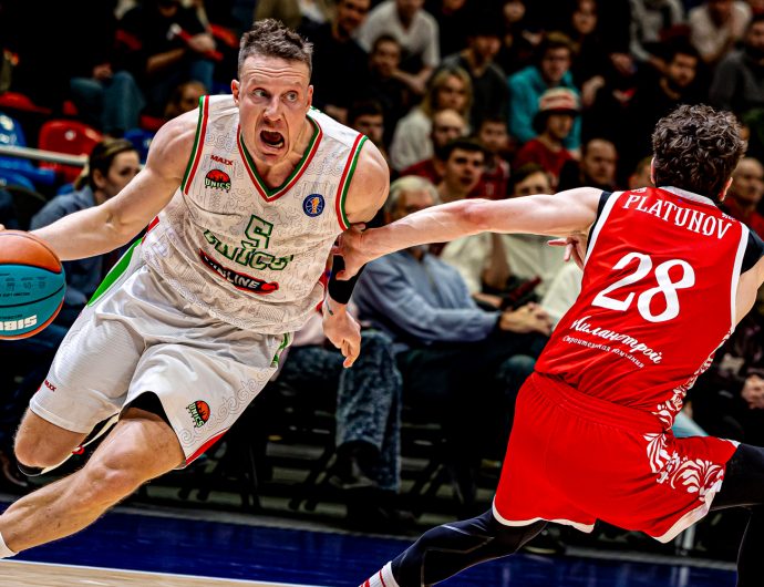 УНИКС продолжил беспроигрышную серию с МБА-МАИ