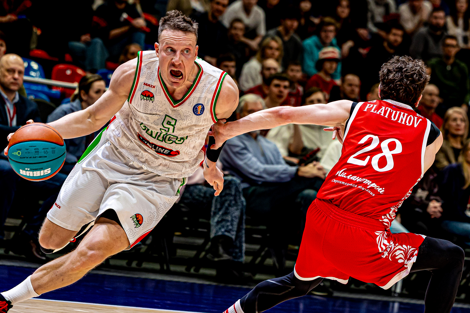 УНИКС продолжил беспроигрышную серию с МБА-МАИ