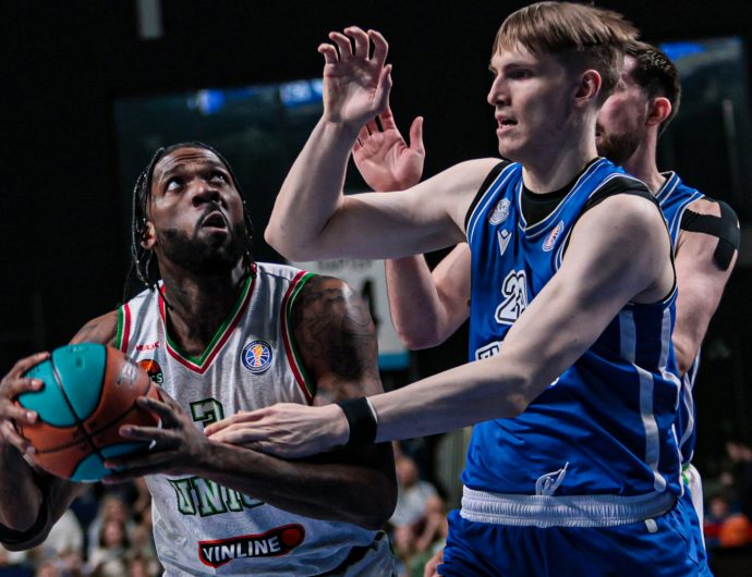 31 очко Рэйнольдса принесло УНИКСу победу в Красноярске