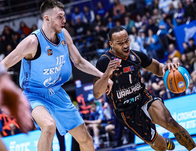 Первый матч плей-офф, первая сенсация — «Уралмаш» выигрывает в Санкт-Петербурге