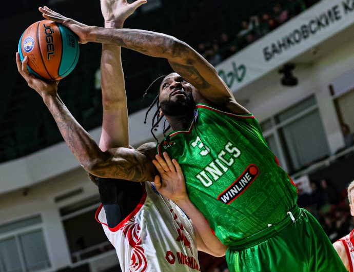 УНИКС начал борьбу за титул с уверенной победы