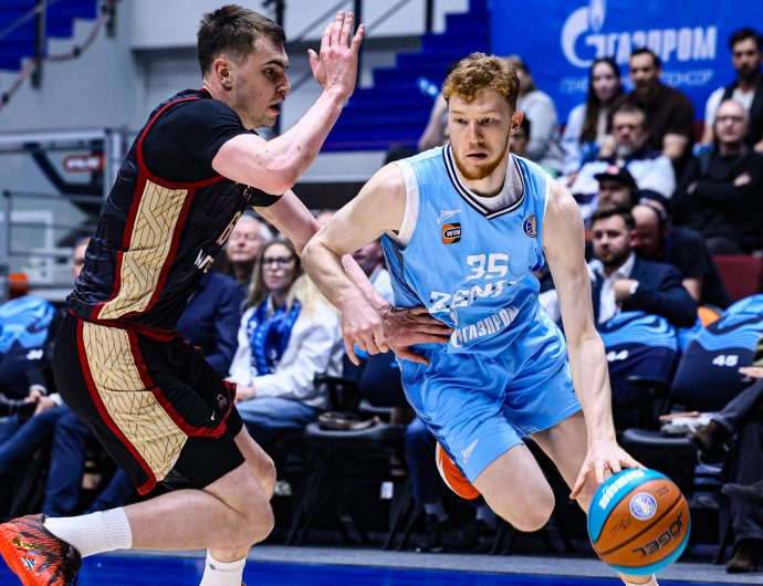 Zenit extends lead in series versus Loko