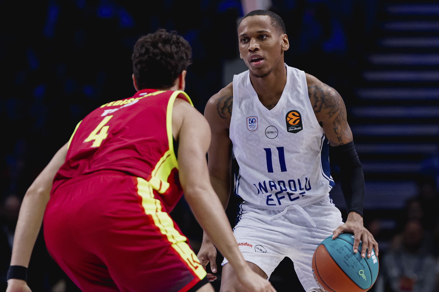 «Эфес» одолел «Локо» в финале, Майк Джеймс – MVP, у ЦСКА полный комплект медалей . Итоги четвертого дня Суперкубка